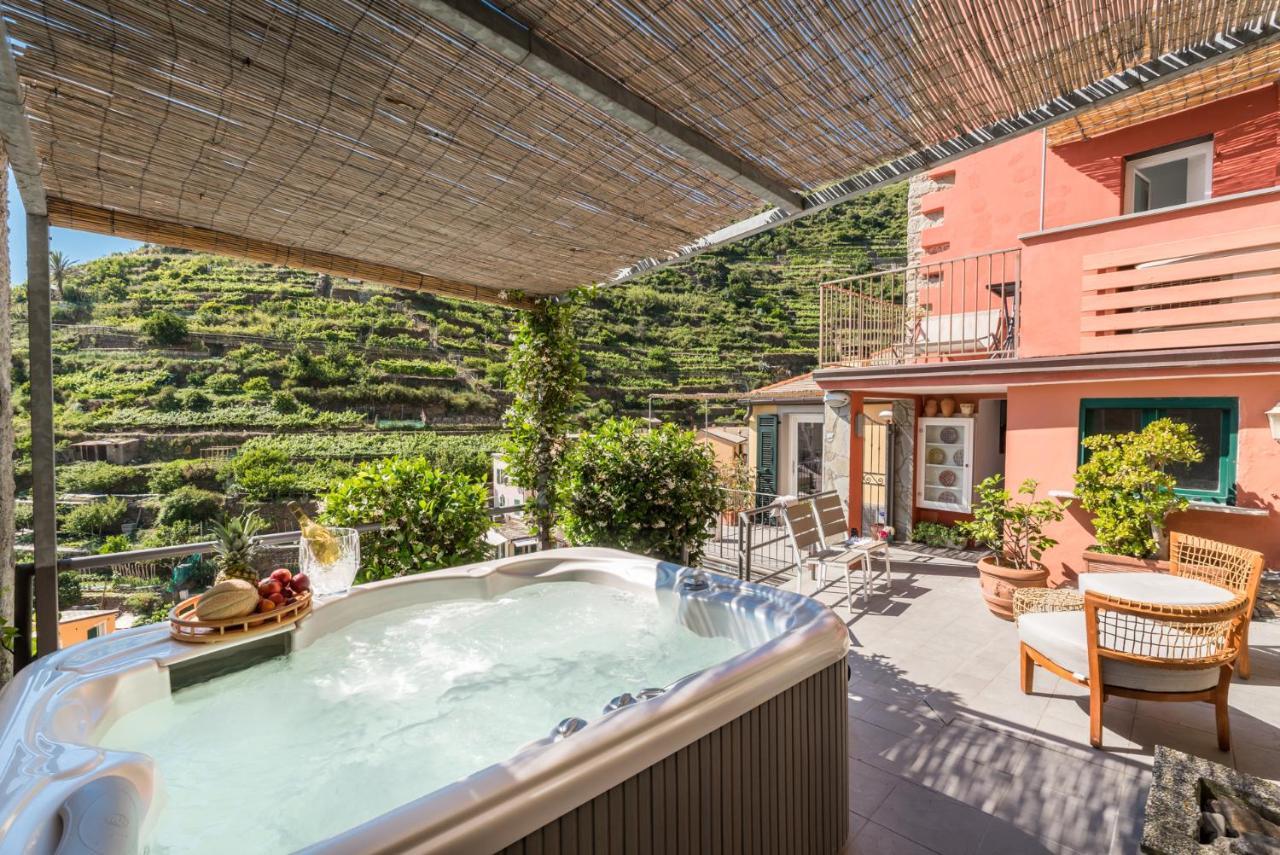 La Torretta Lodge Манарола Экстерьер фото
